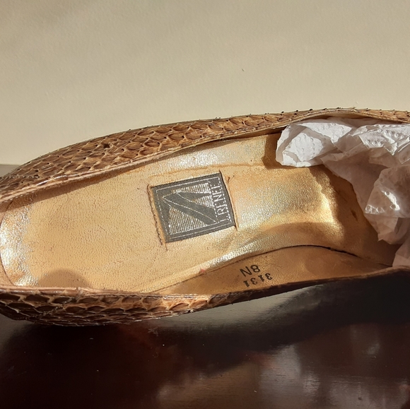 J renee snakeskin pumps - Picture 4 of 6